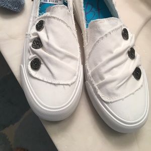 Womens slip on shoes